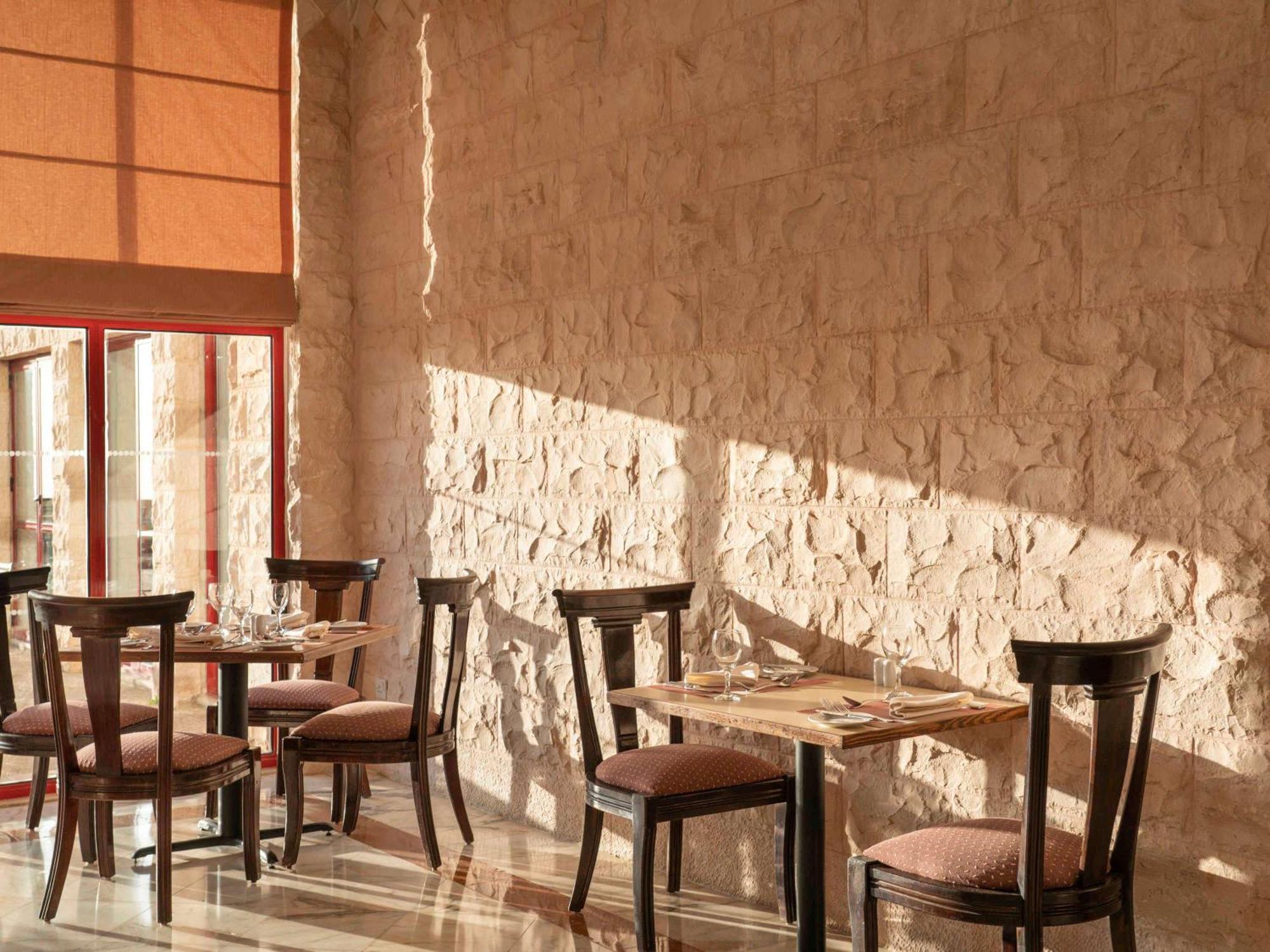Grand Mercure Petra Wadi Musa Exterior photo